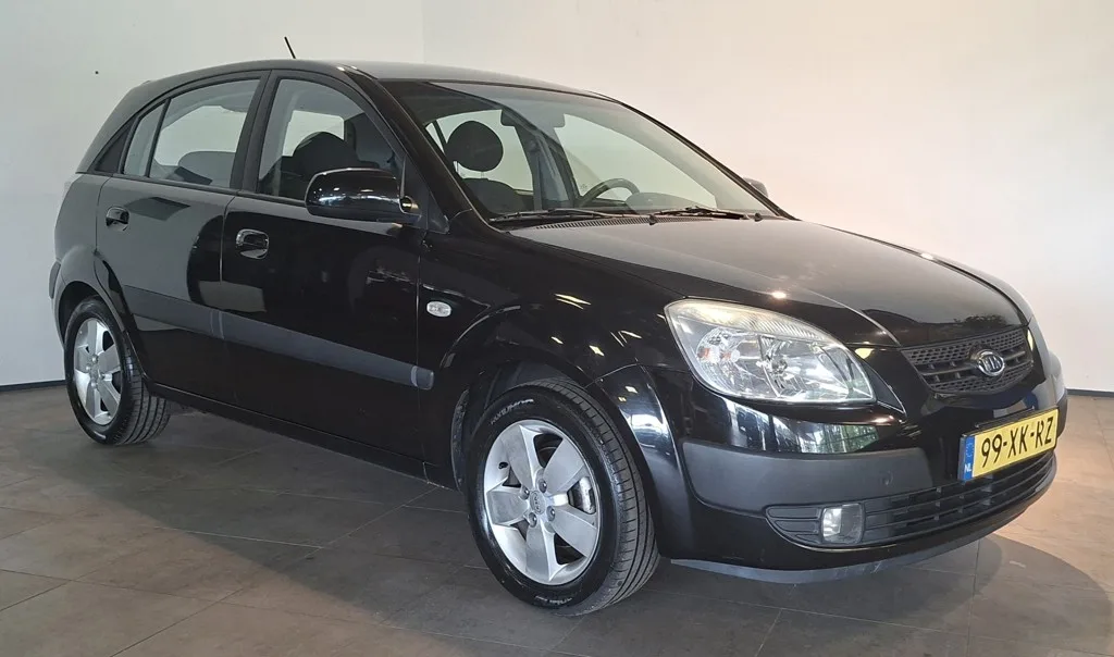 Kia Rio (2007) — foto 1