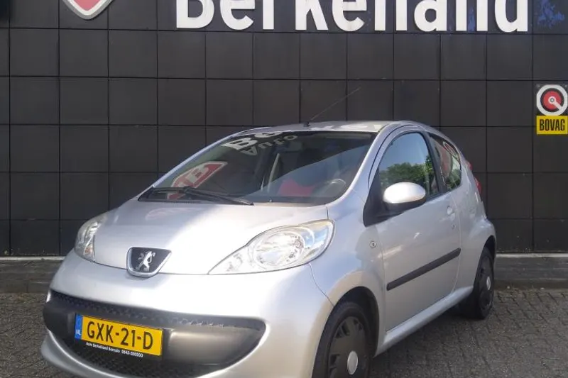 Peugeot 107 (2008)
