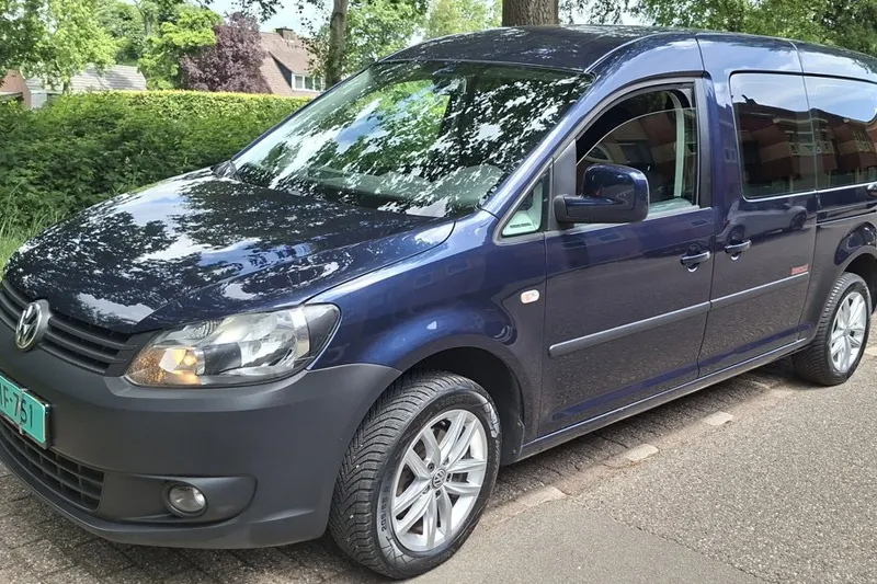 Volkswagen Caddy Maxi (2011)