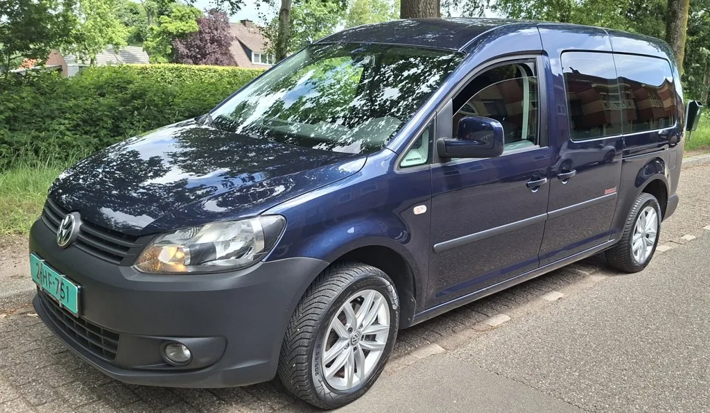 Volkswagen Caddy Maxi (2011) — foto 1