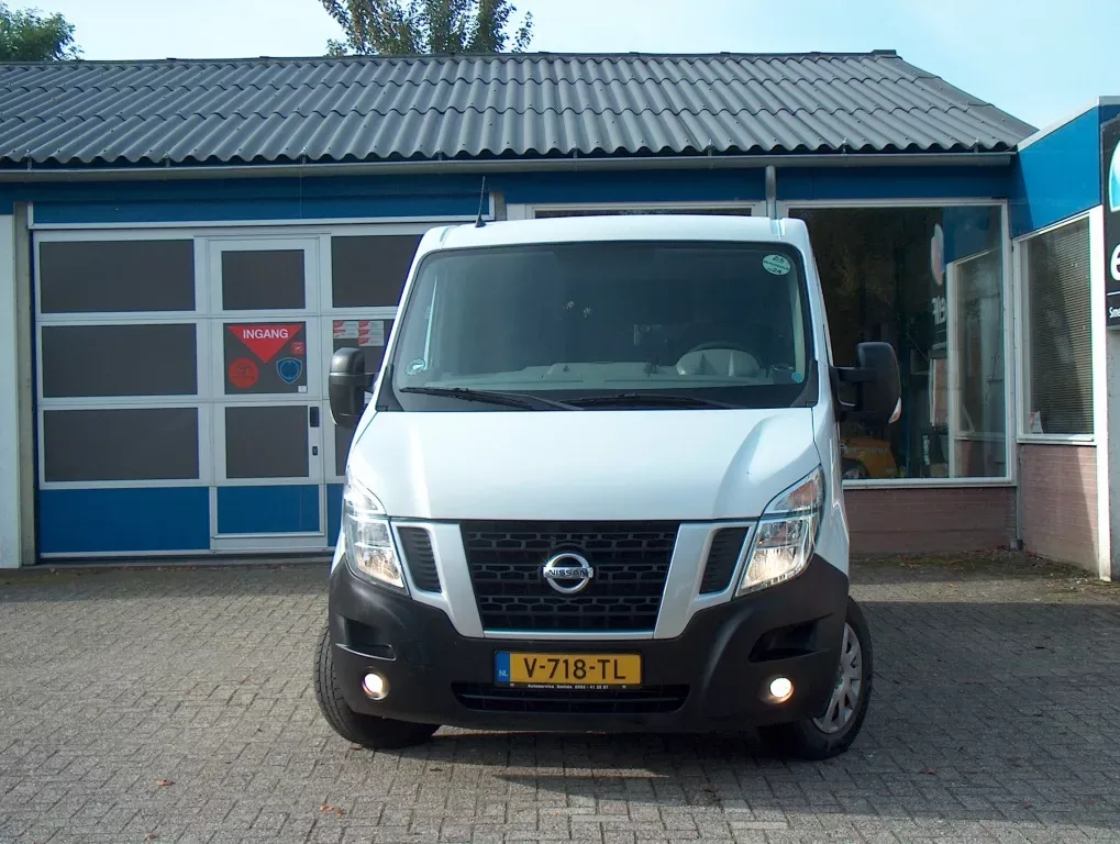 Nissan NV400 (2016) — foto 1