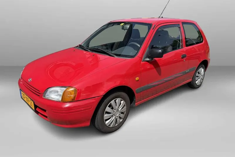 Toyota Starlet (1999)