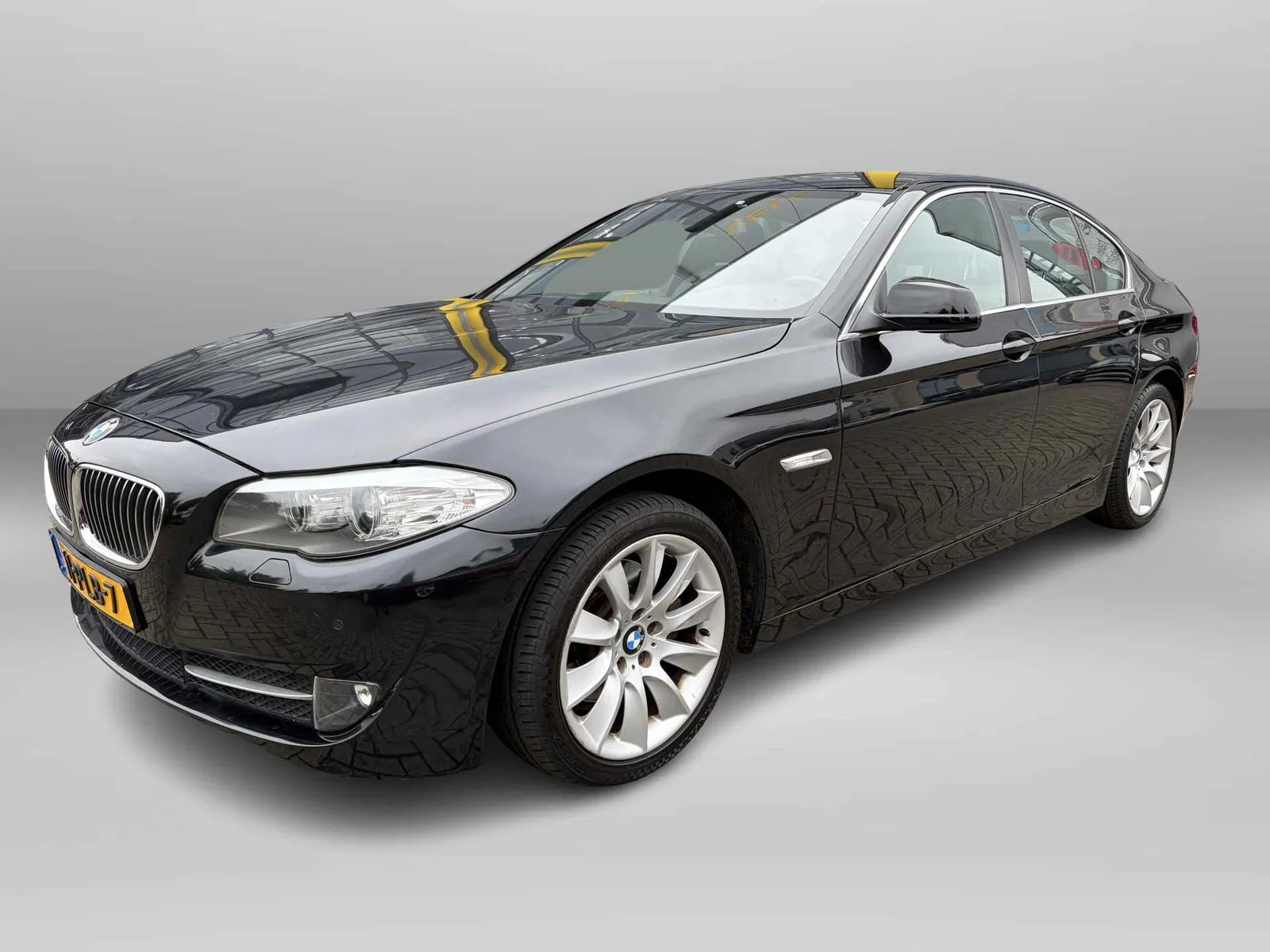 BMW 5-Serie (2011) — foto 1