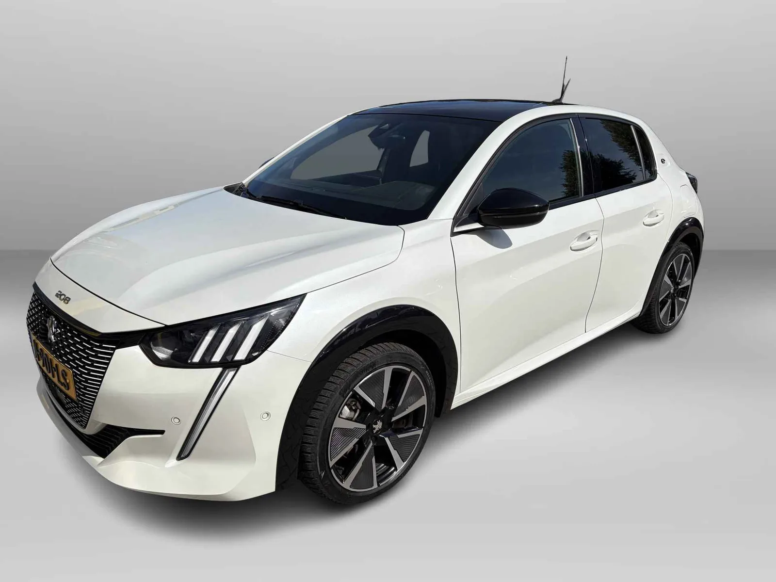 Peugeot e-208 (2021) — foto 1