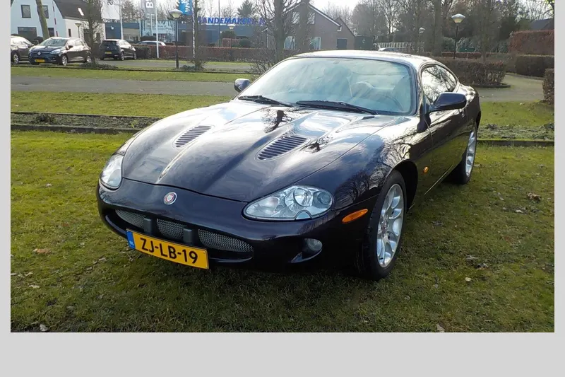 Jaguar XK (1999)