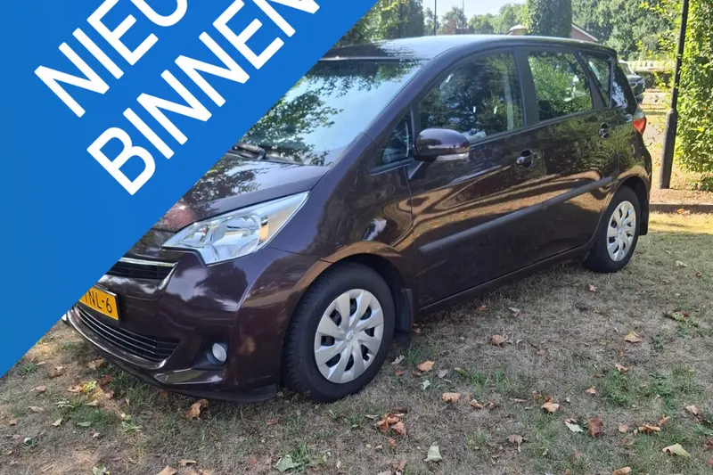 Toyota Verso-S (2012)