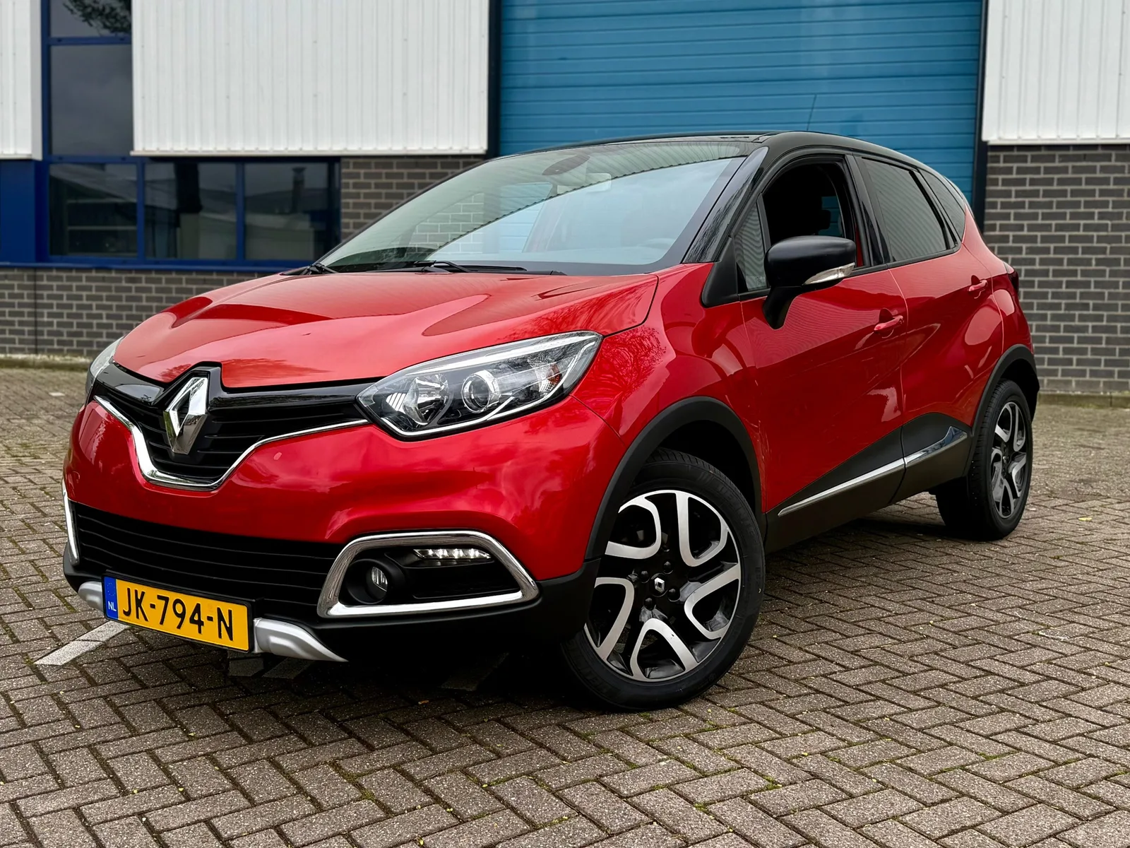 Renault Captur (2015) — foto 1