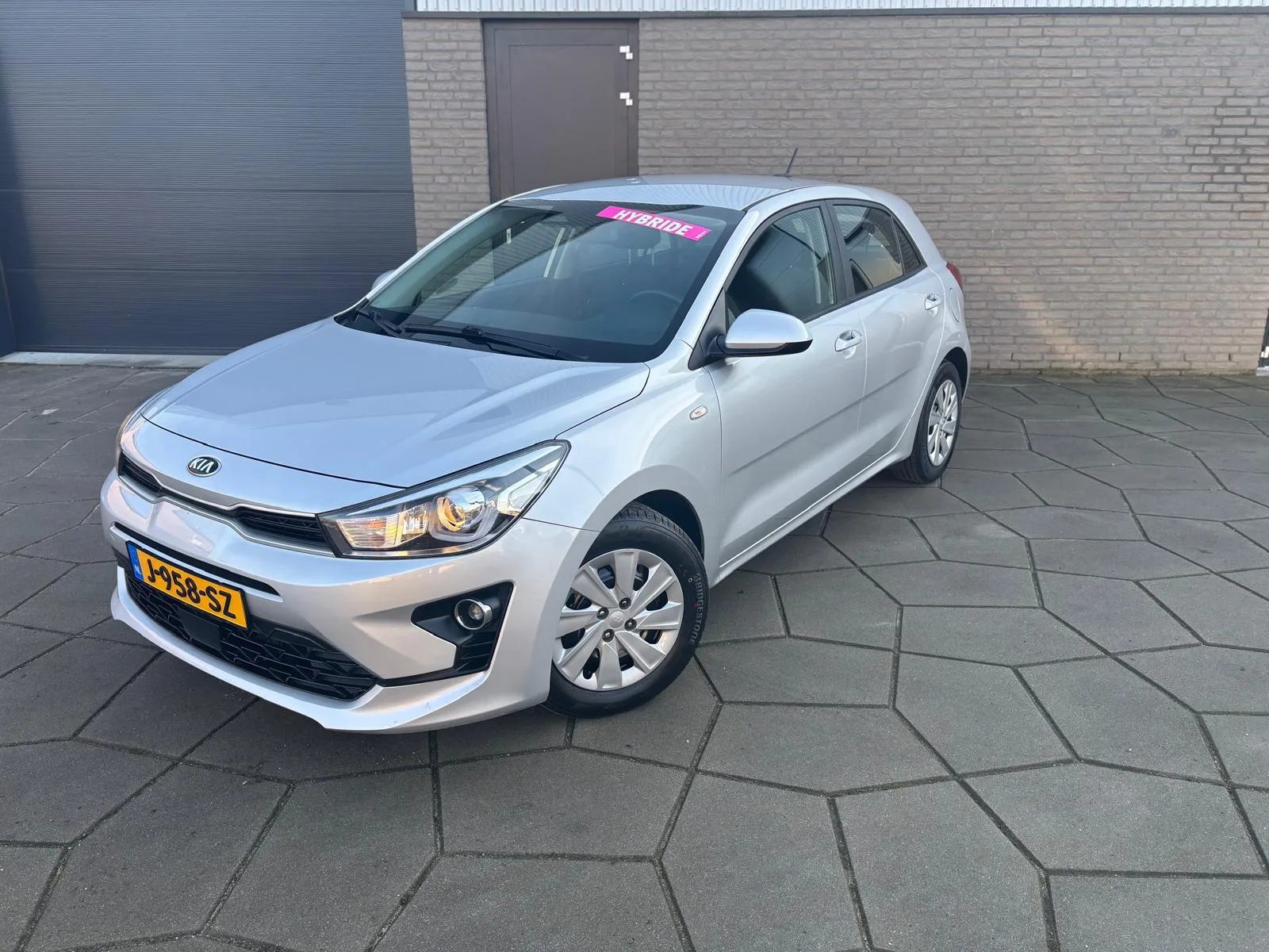 Kia Rio (2020) — foto 1