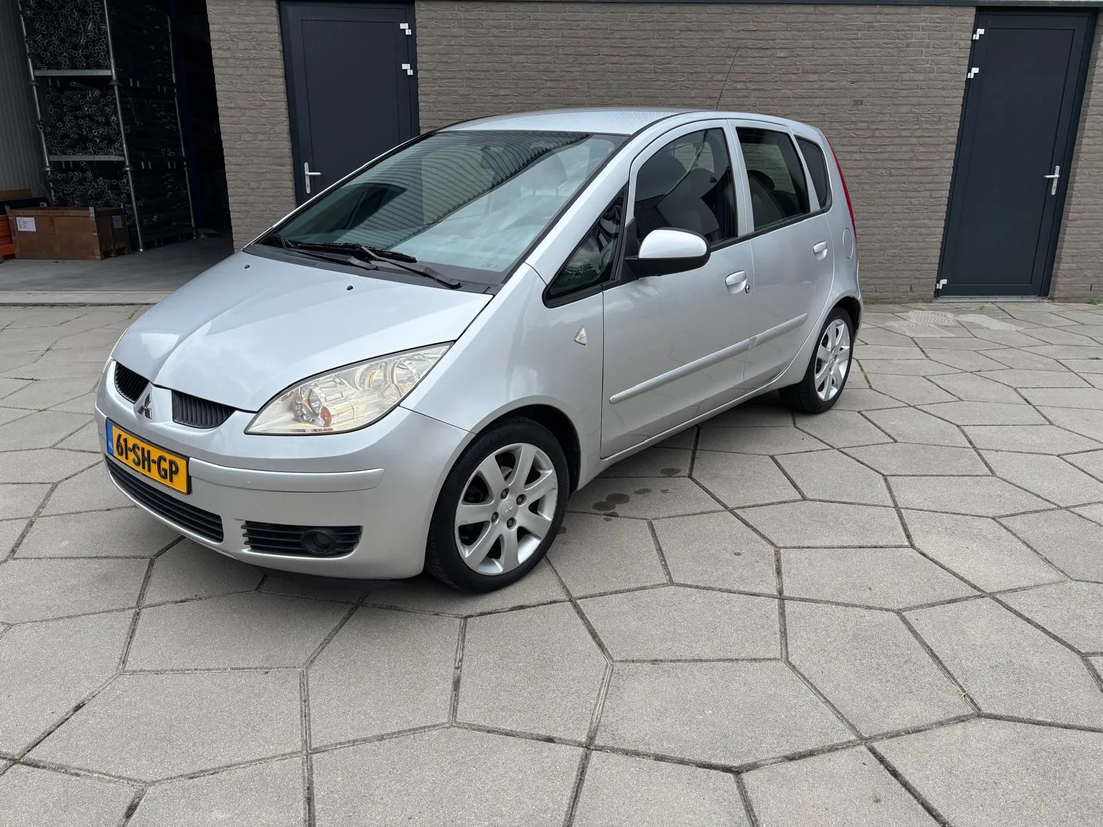Mitsubishi Colt (2006) — foto 1