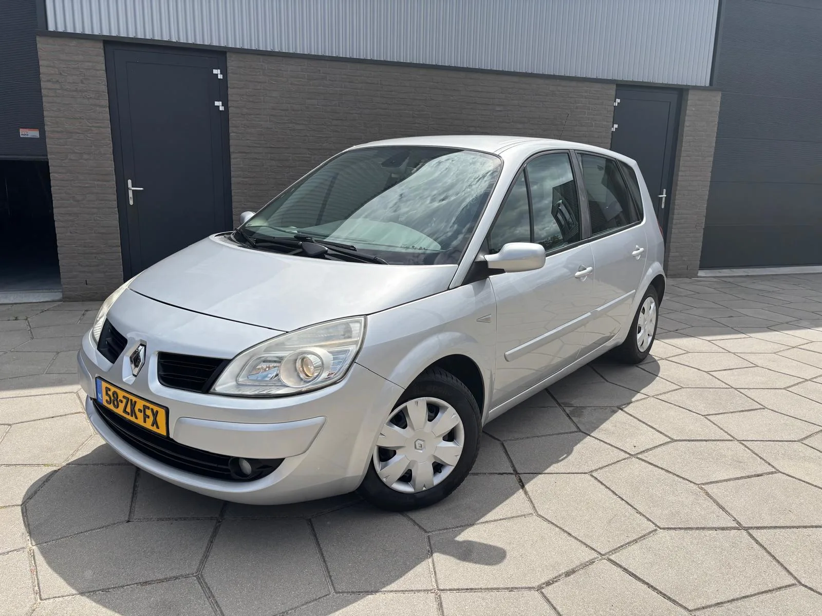 Renault Scénic (2008) — foto 1