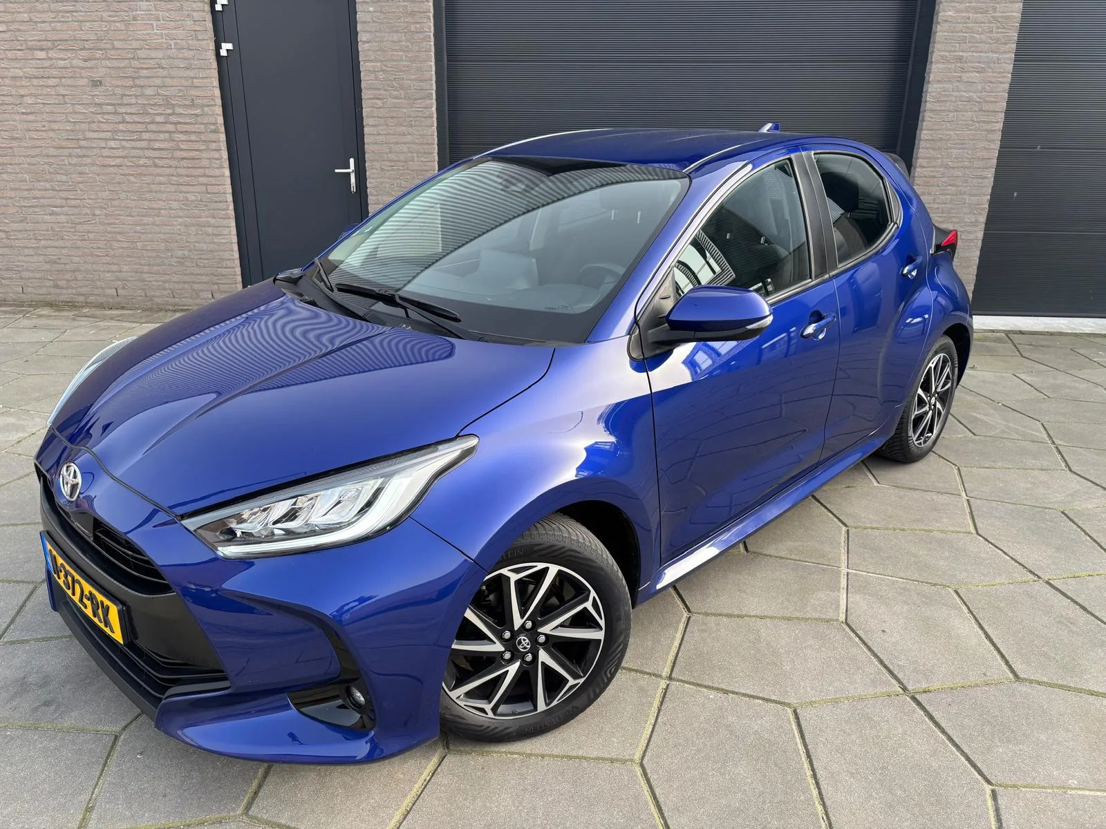 Toyota Yaris (2021) — foto 1