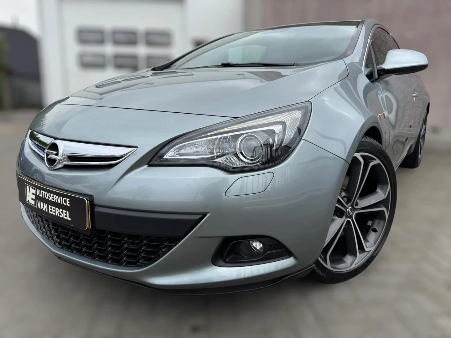 Opel Astra (2013) — foto 1