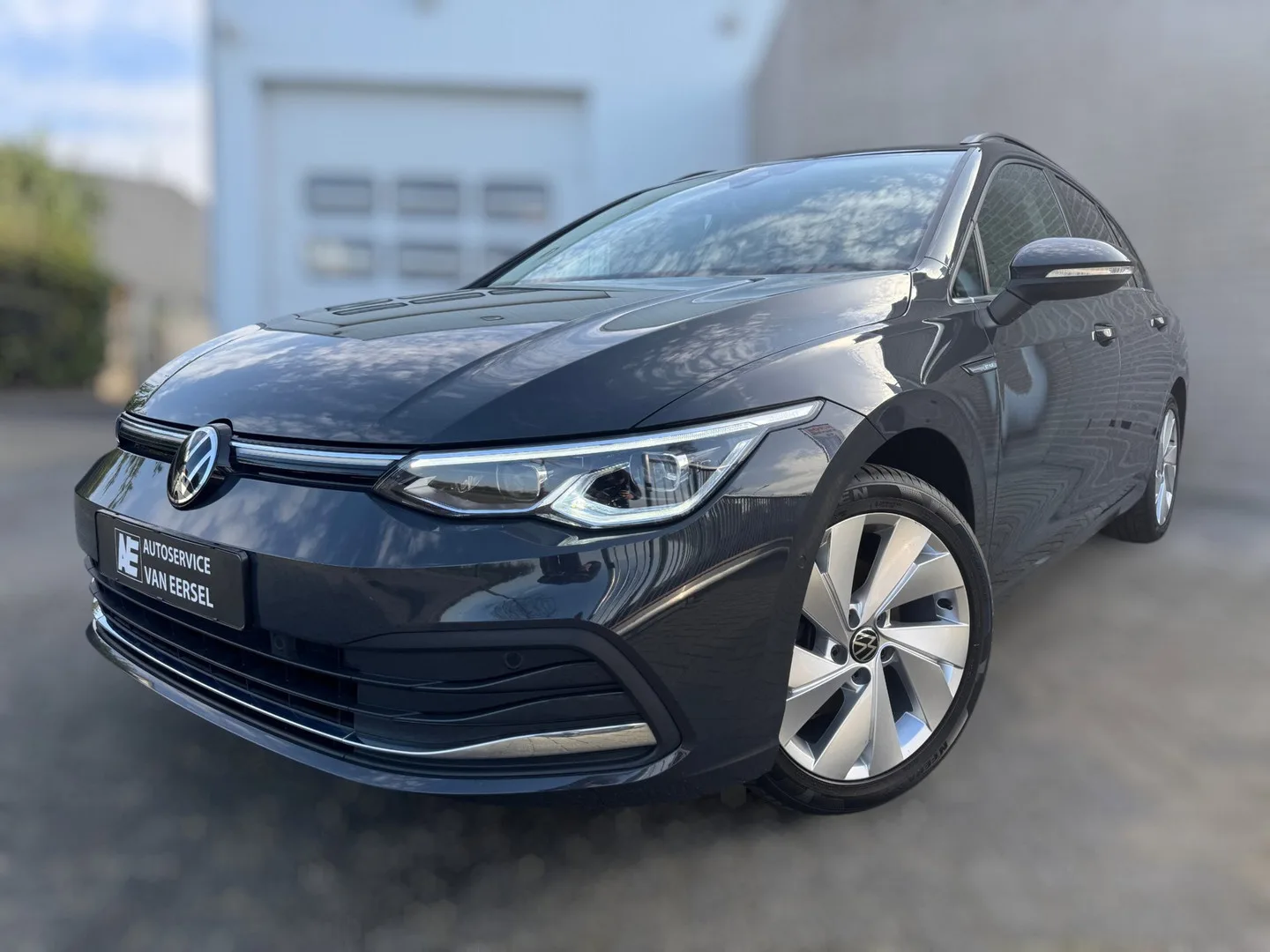 Volkswagen Golf (2022) — foto 1
