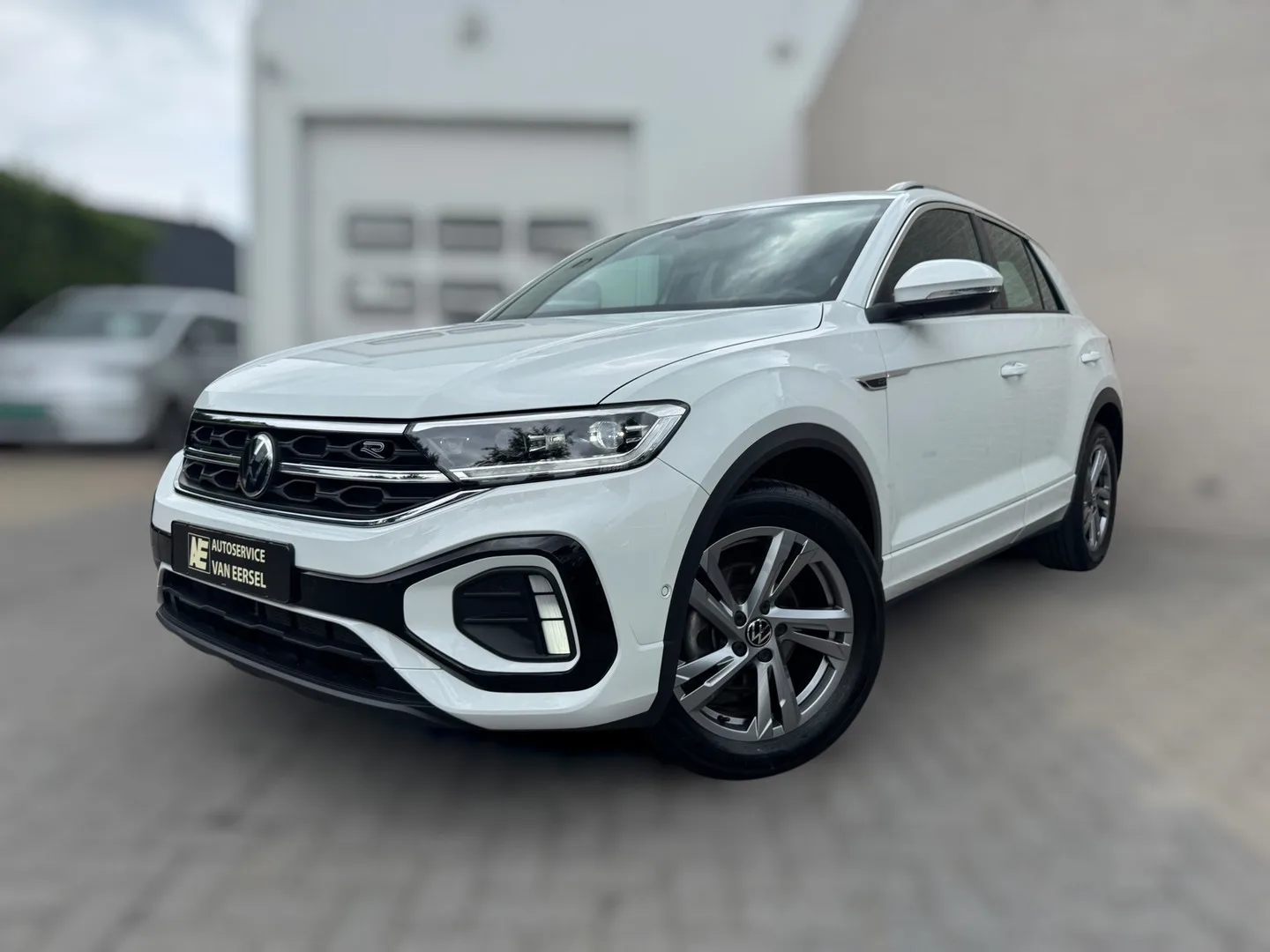 Volkswagen T-Roc (2024) — foto 1