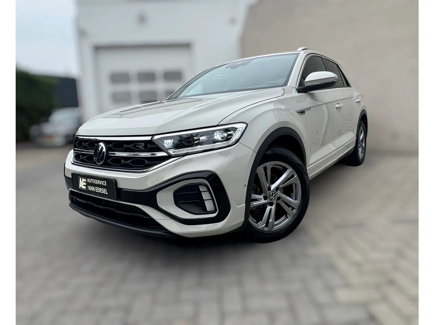 Volkswagen T-Roc (2024) — foto 1