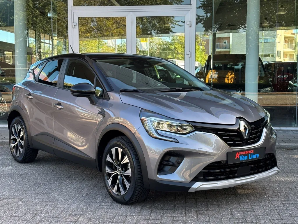 Renault Captur (2022) — foto 1