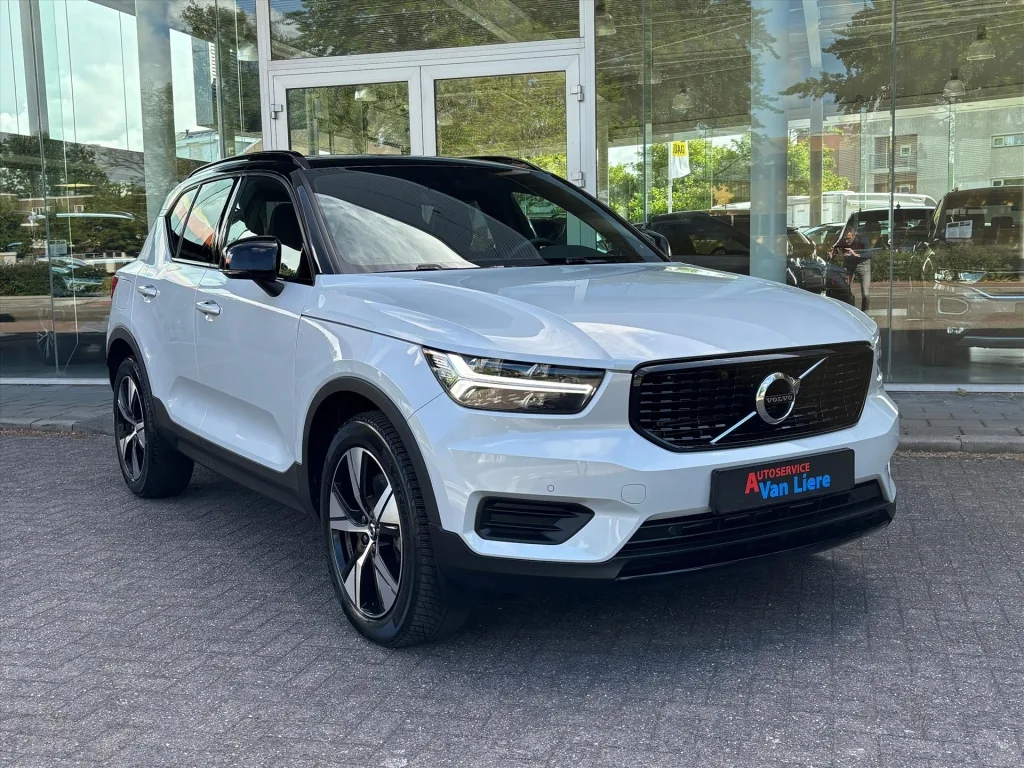 Volvo XC40 (2022) — foto 1