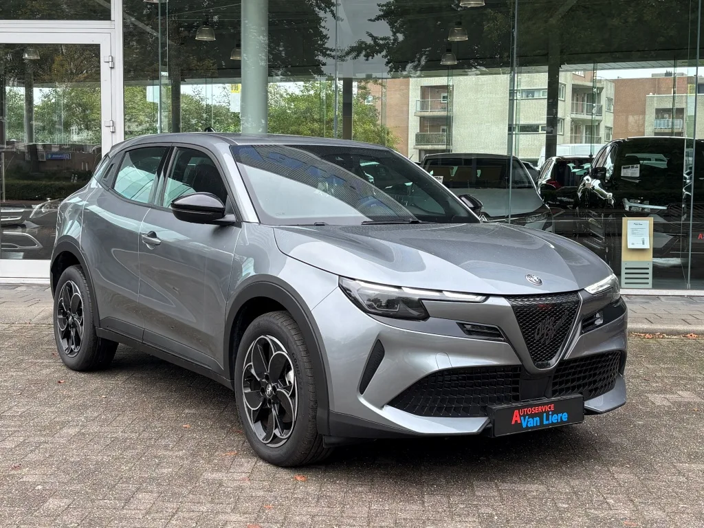 Alfa Romeo Junior (2026) — foto 1