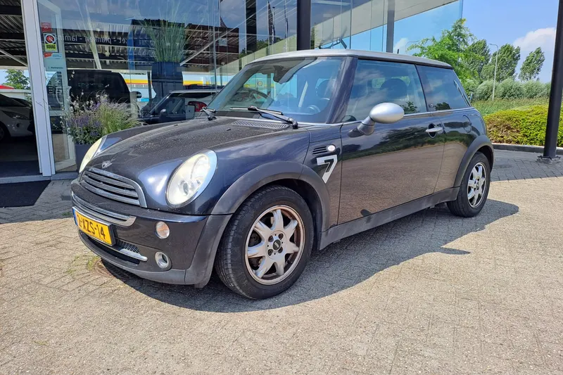 MINI One (2006)