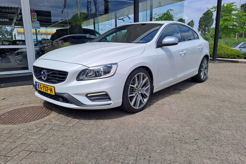 Volvo S60 (2013)