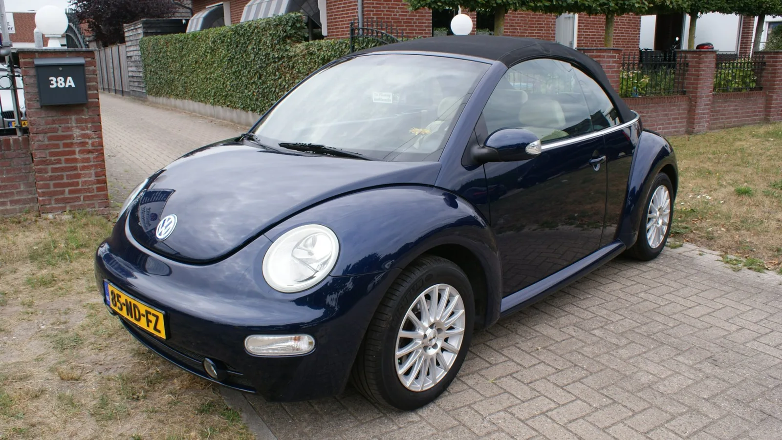 Volkswagen New Beetle (2003) — foto 1