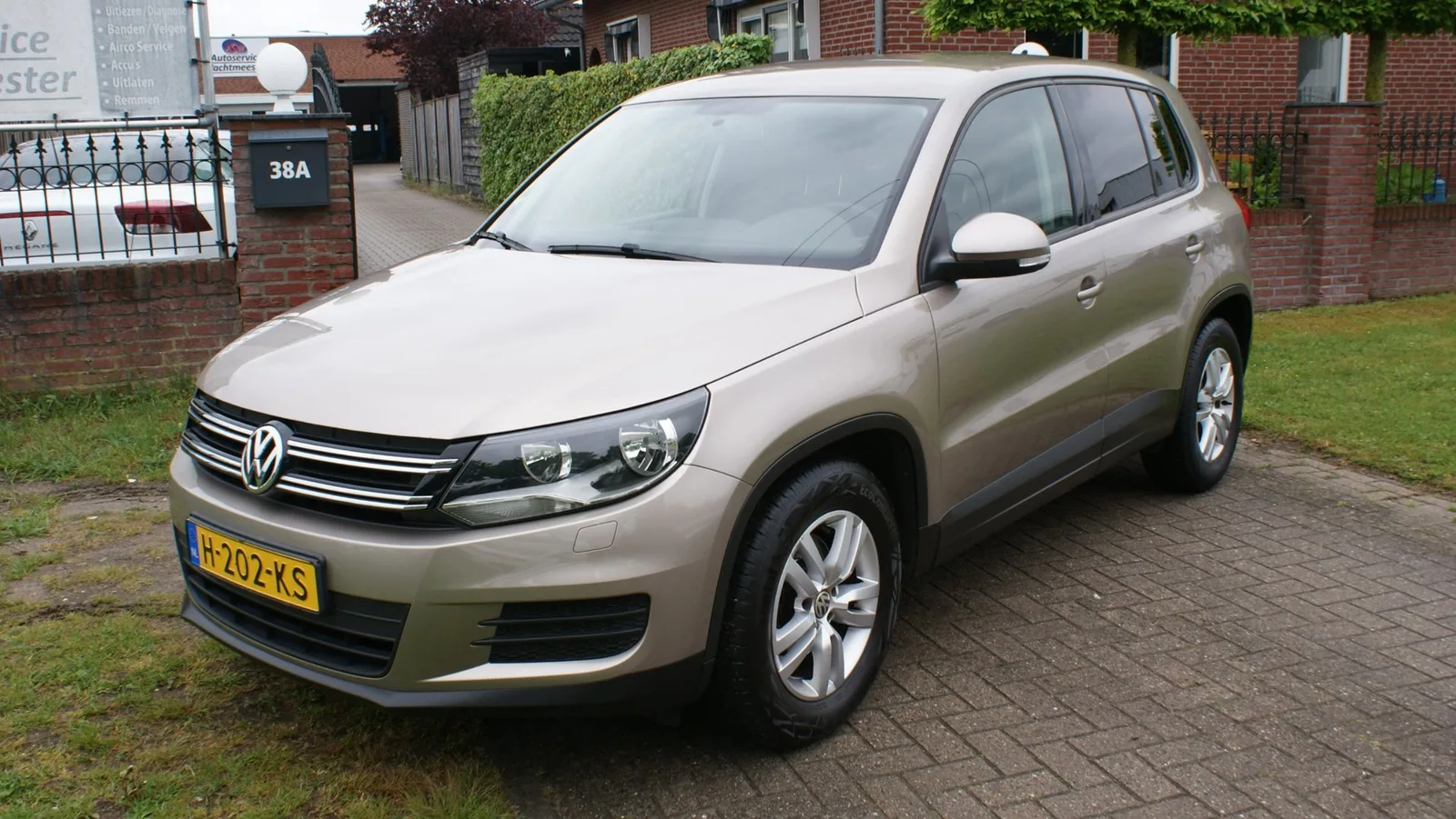 Volkswagen Tiguan (2014) — foto 1