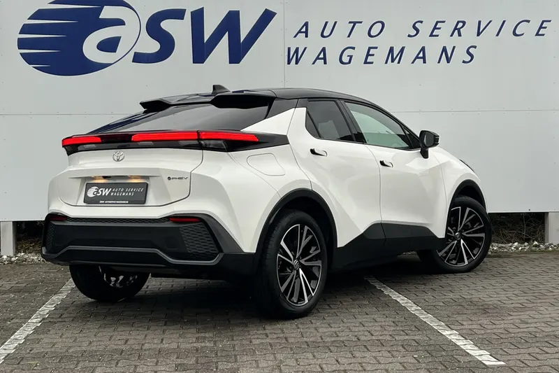 Toyota C-HR (2024)