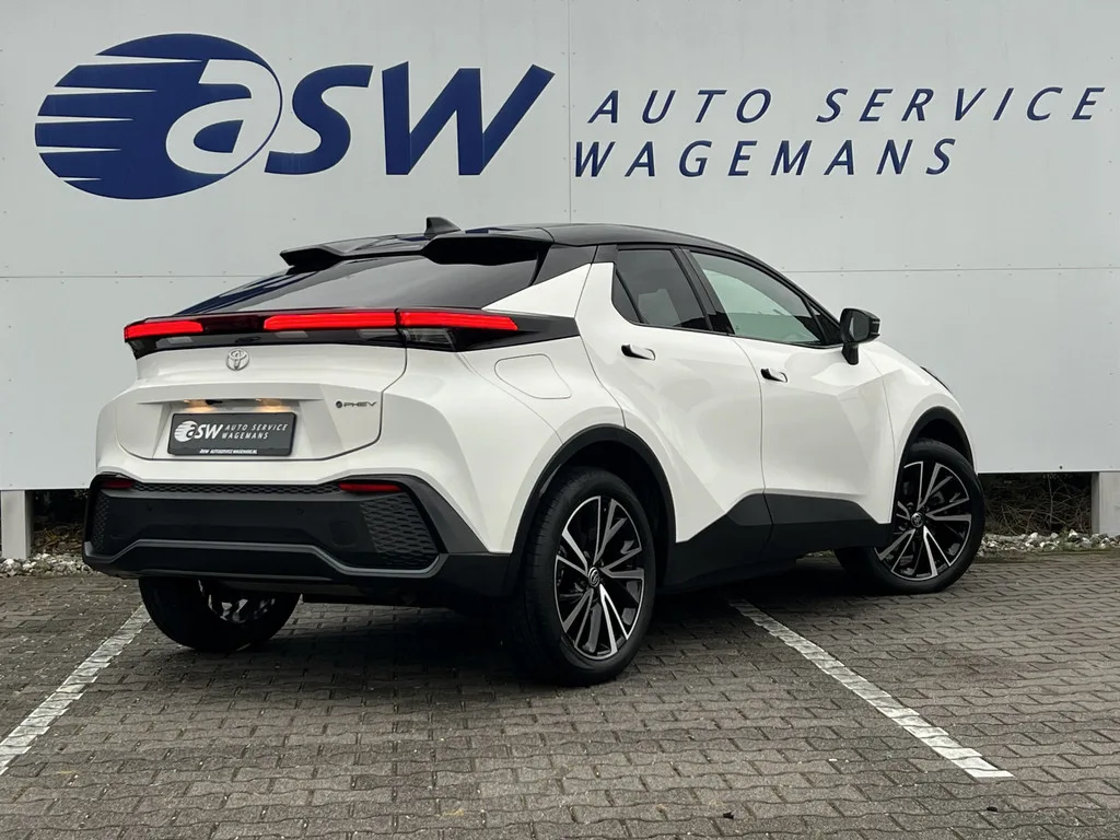 Toyota C-HR (2024) — foto 1