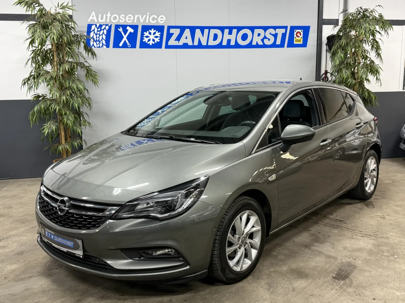 Opel Astra (2019) — foto 1