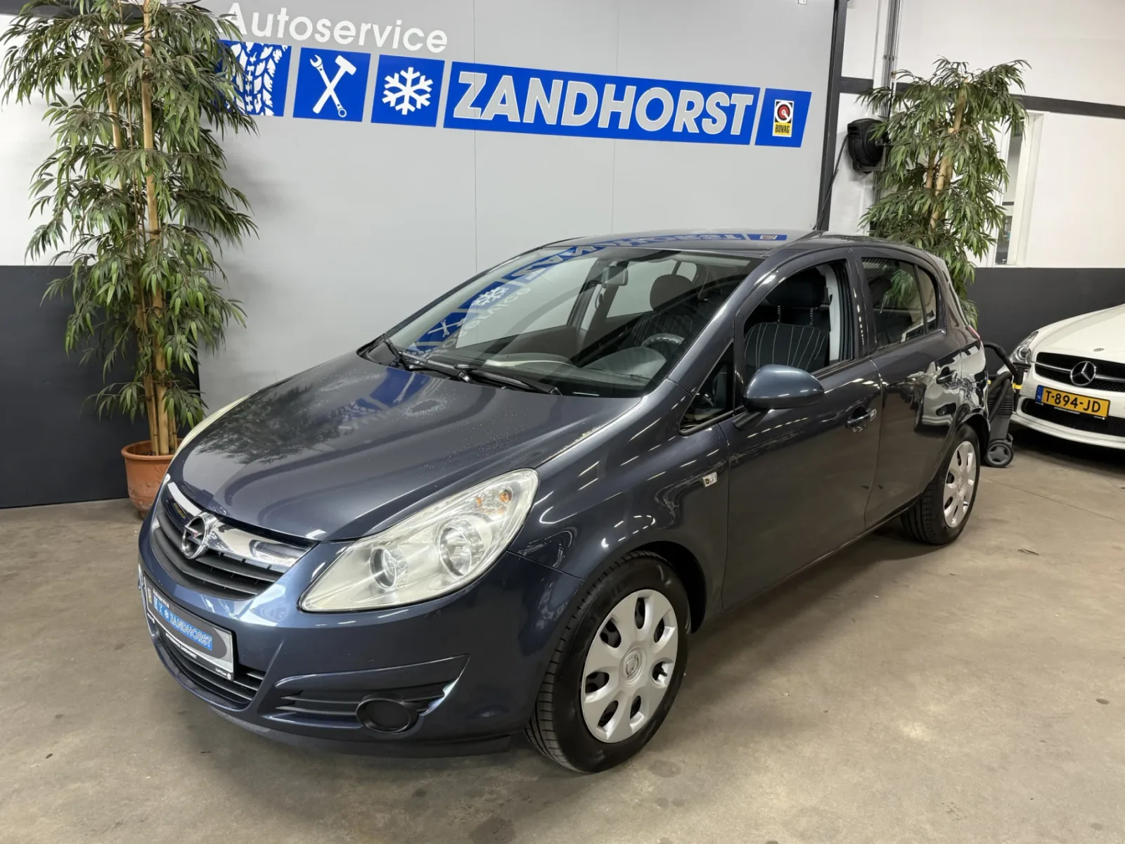 Opel Corsa (2008) — foto 1