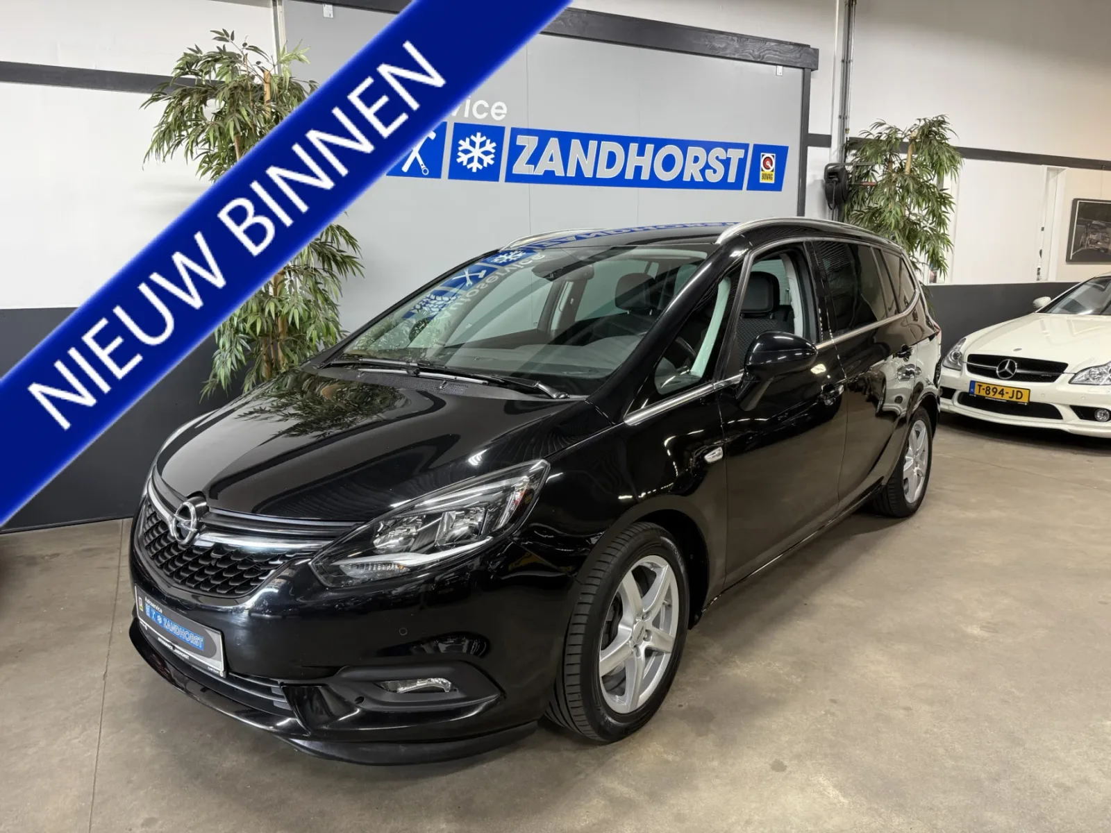 Opel Zafira (2017) — foto 1