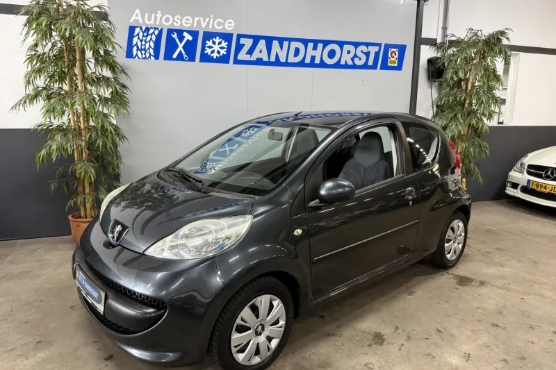 Peugeot 107 (2008)