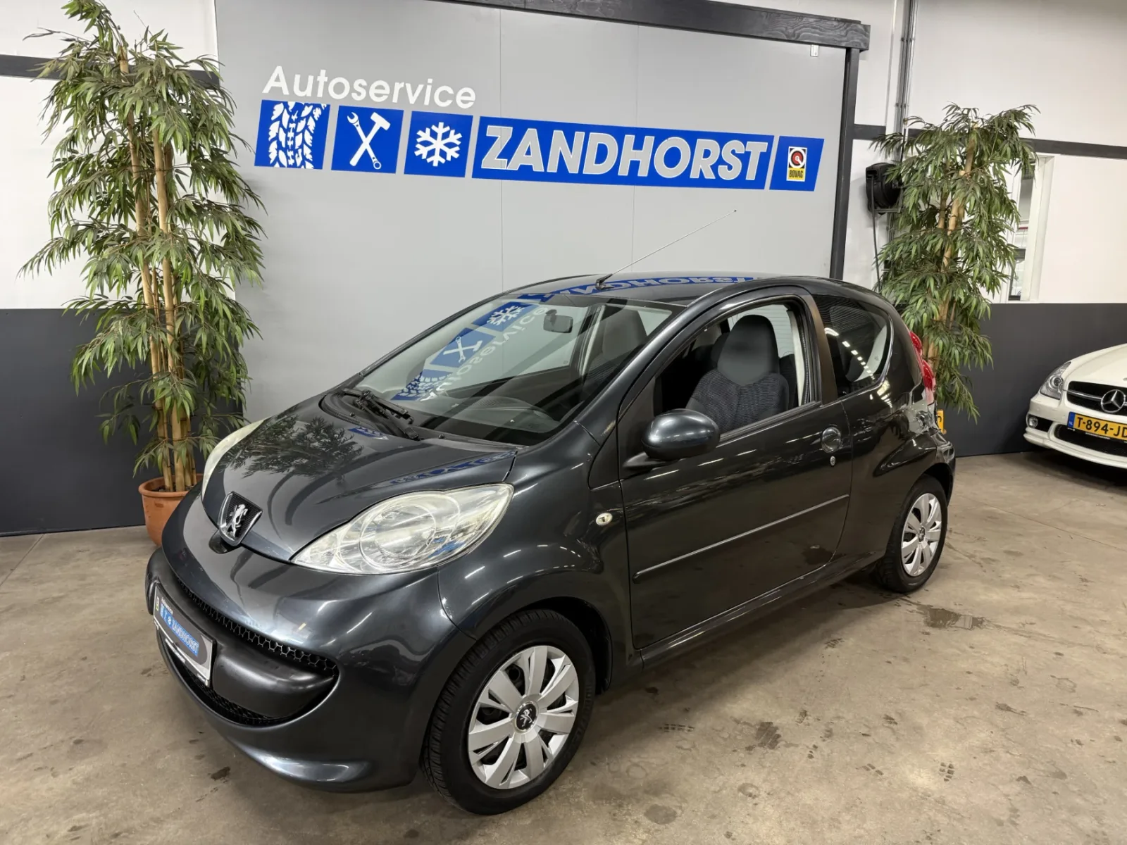 Peugeot 107 (2008) — foto 1
