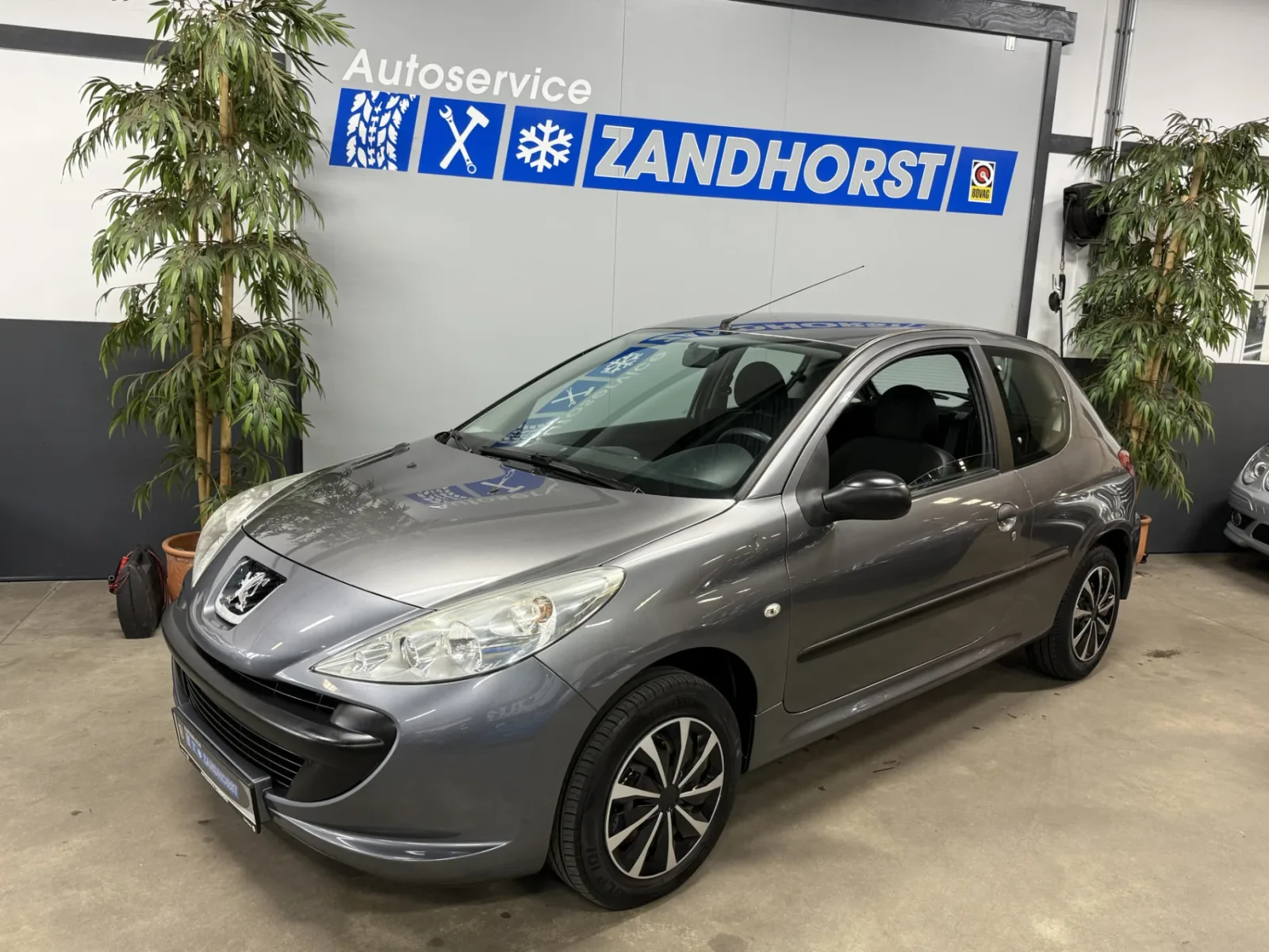 Peugeot 206 (2010) — foto 1