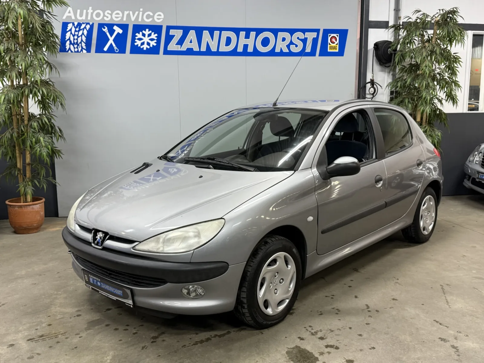 Peugeot 206 (2002) — foto 1