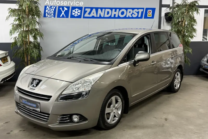 Peugeot 5008 (2011)