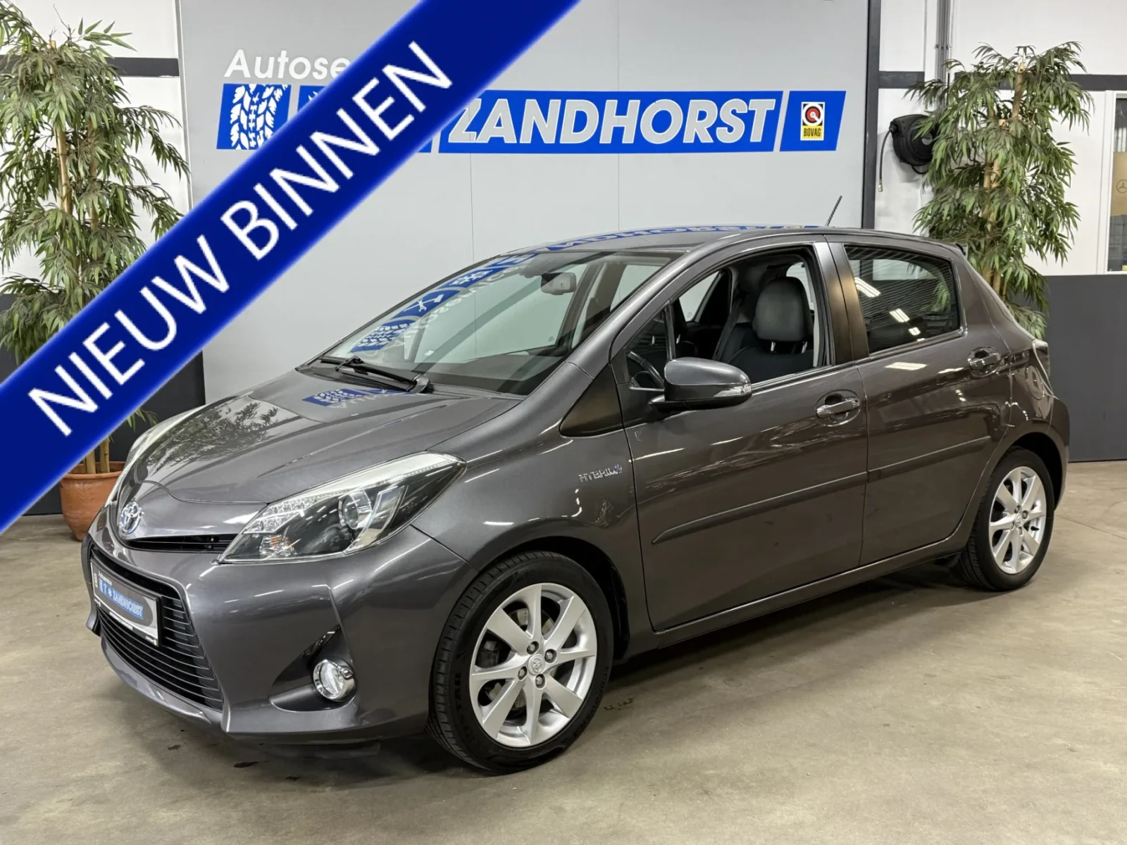 Toyota Yaris (2015) — foto 1