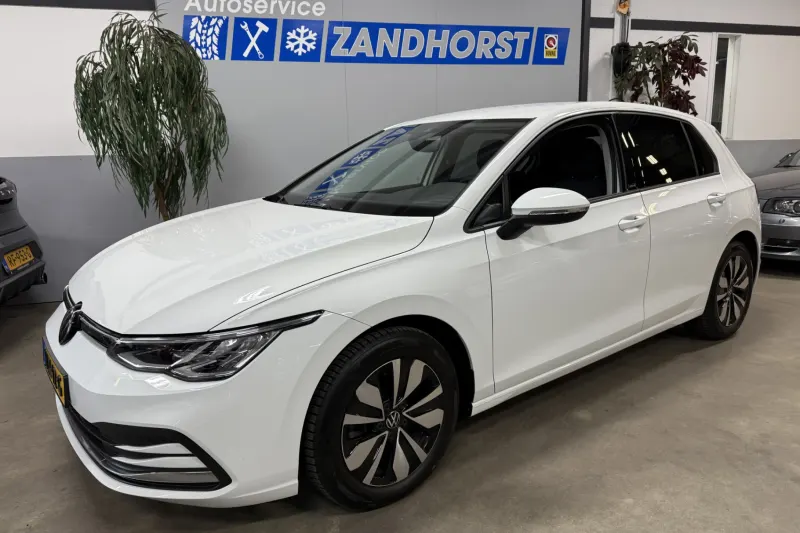 Volkswagen Golf (2023)