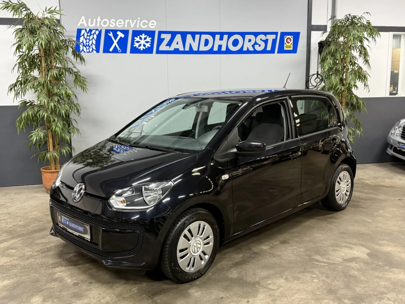 Volkswagen Up! (2016) — foto 1