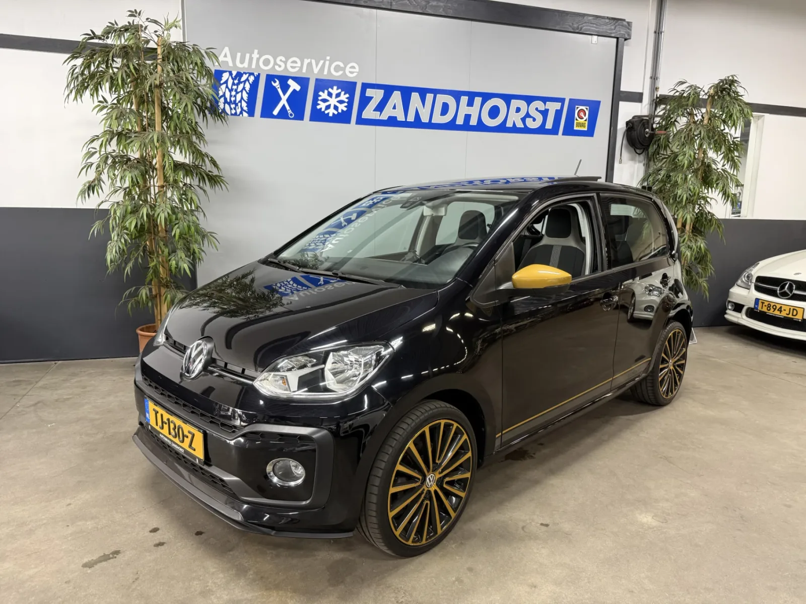 Volkswagen Up! (2018) — foto 1