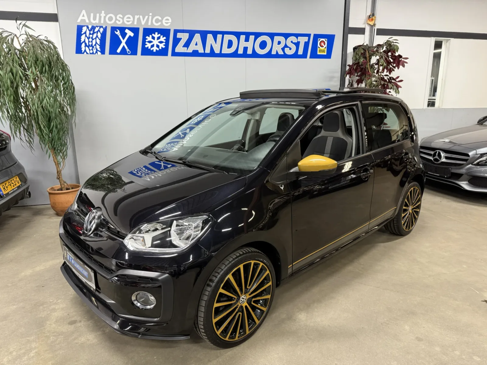 Volkswagen Up! (2018) — foto 1