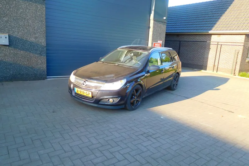 Opel Astra (2009)