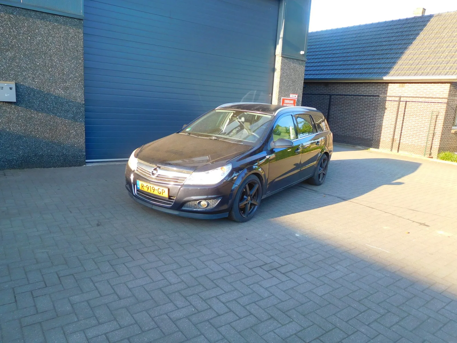 Opel Astra (2009) — foto 1