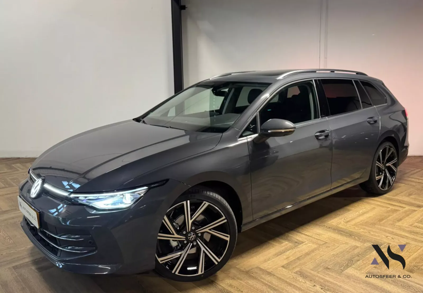 Volkswagen Golf (2025) — foto 1