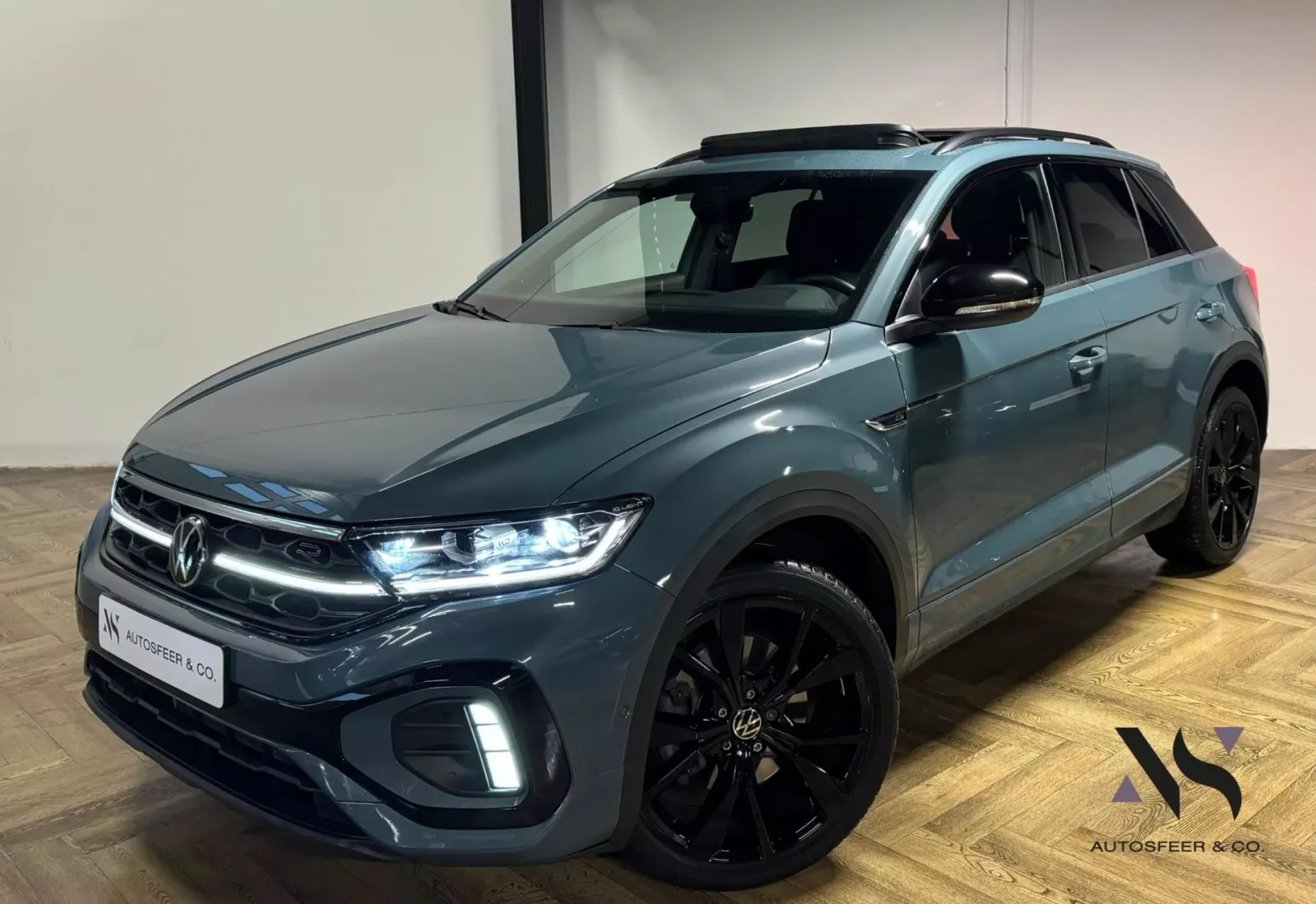 Volkswagen T-Roc (2024) — foto 1