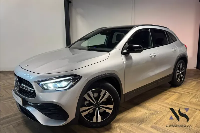 Mercedes-Benz GLA (2023)