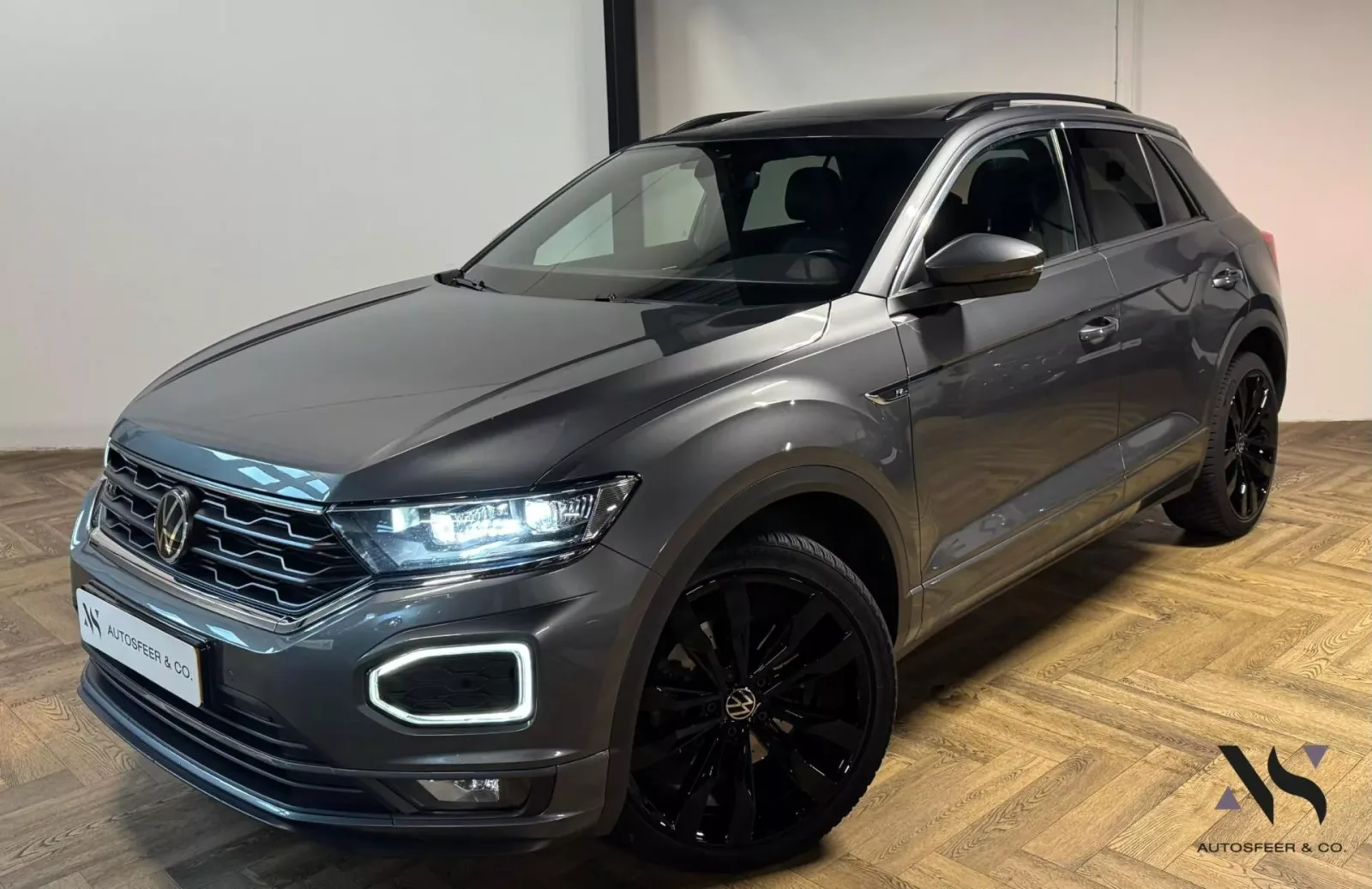Volkswagen T-Roc (2020) — foto 1