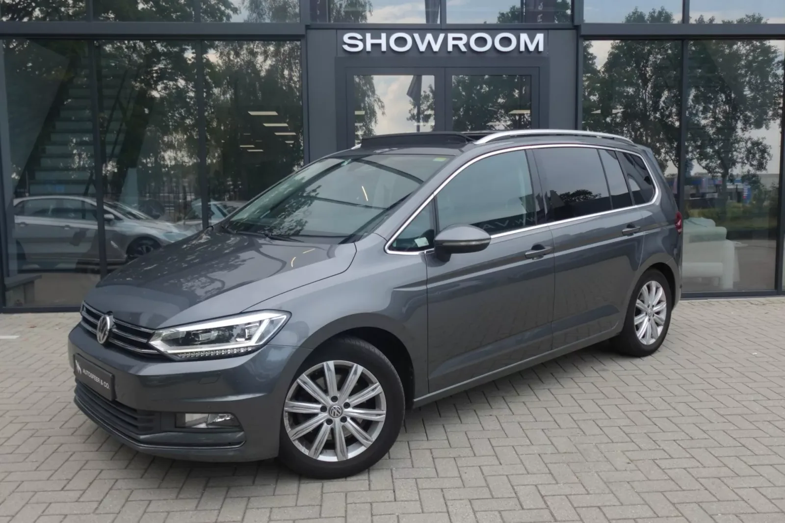 Volkswagen Touran (2016) — foto 1