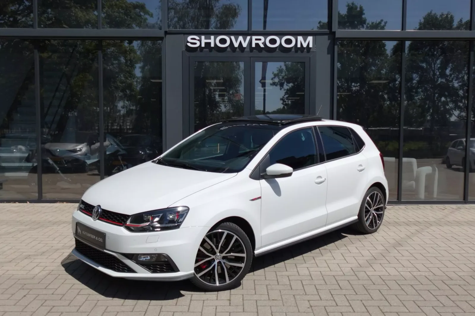 Volkswagen Polo (2016) — foto 1