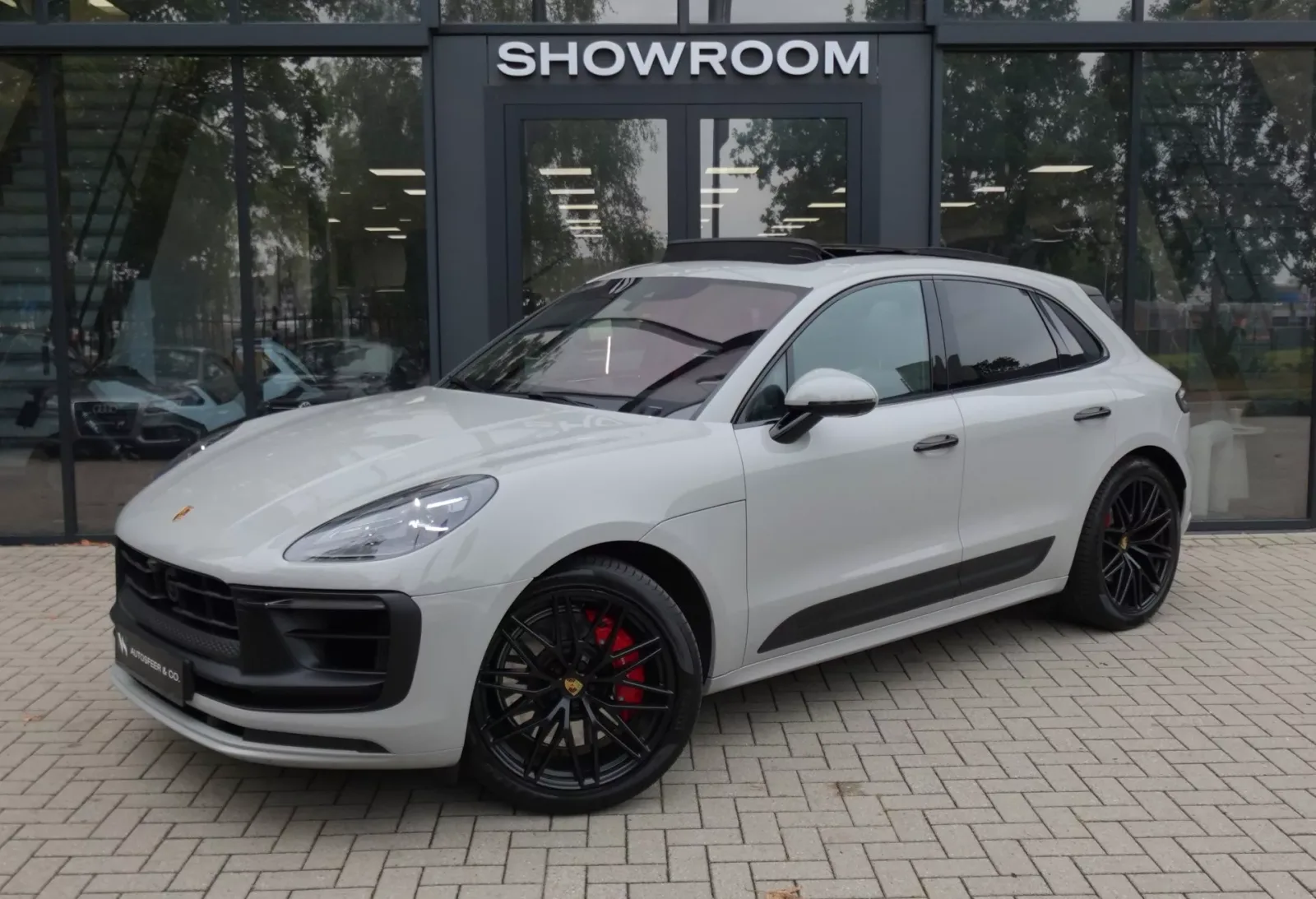 Porsche Macan (2022) — foto 1